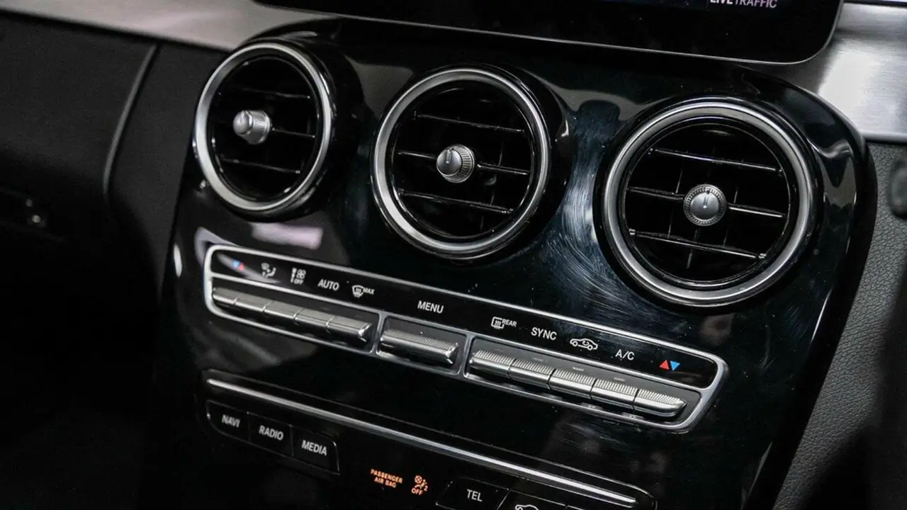 mercedes-c300-img-009